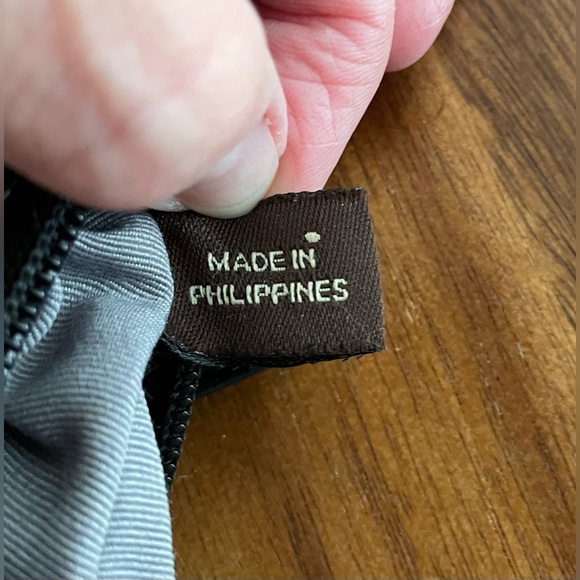 AUTHENTIC COACH Signature Ashley Wristlet Wallet - Black - Nickle - Zipper/Strap - Picture 4 of 8